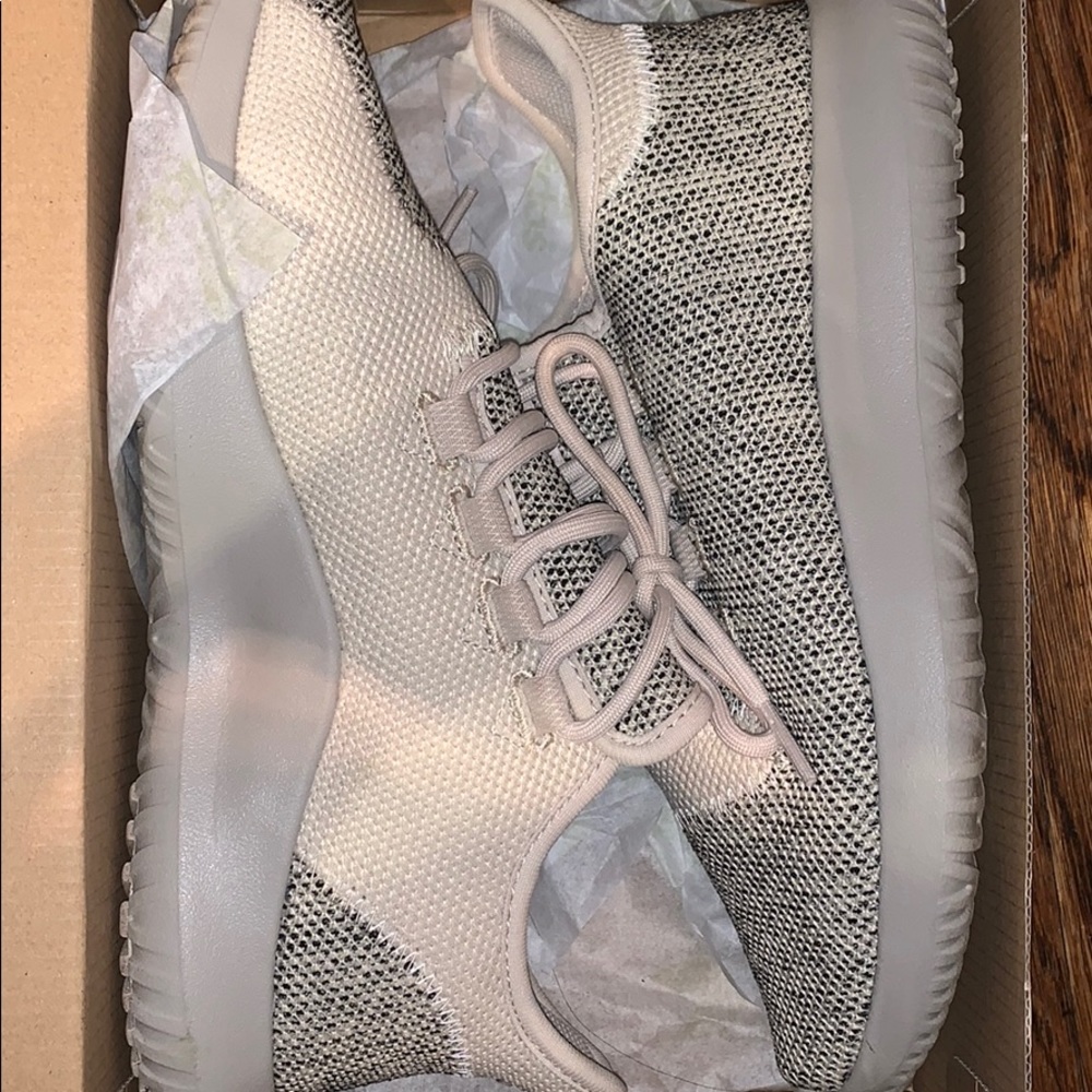 Adidas Sneakers